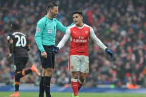 足球守门员马丁内斯精彩扑救-金年会入口