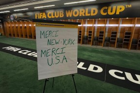 关于巴黎圣日耳曼训练开放日，赛后远射贴柱引欢呼，CBA常规赛在即，轮换策略成焦点的信息-金年会体育