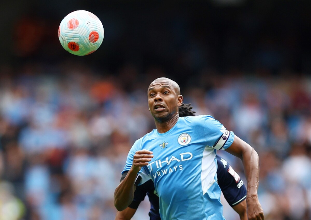 太狠了！西亚卡姆连续十二场比赛得分超过败北阿斯顿维拉赛后门线救险，今晨深圳男篮单刀错失 